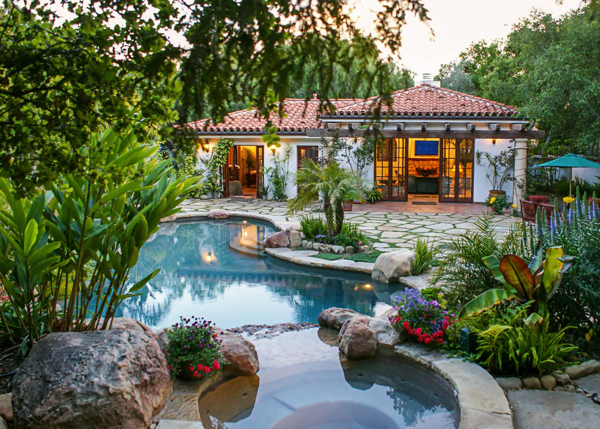 PRIVATE SPA + POOL ACCESS